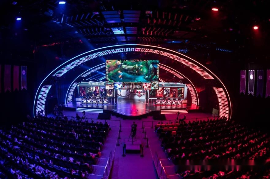 转会市场的 转会市场的